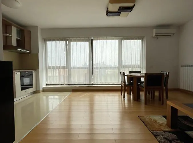 Sunny Two Apartment, Baneasa, Petrom City, Free Wi-fi And Underground Parking *